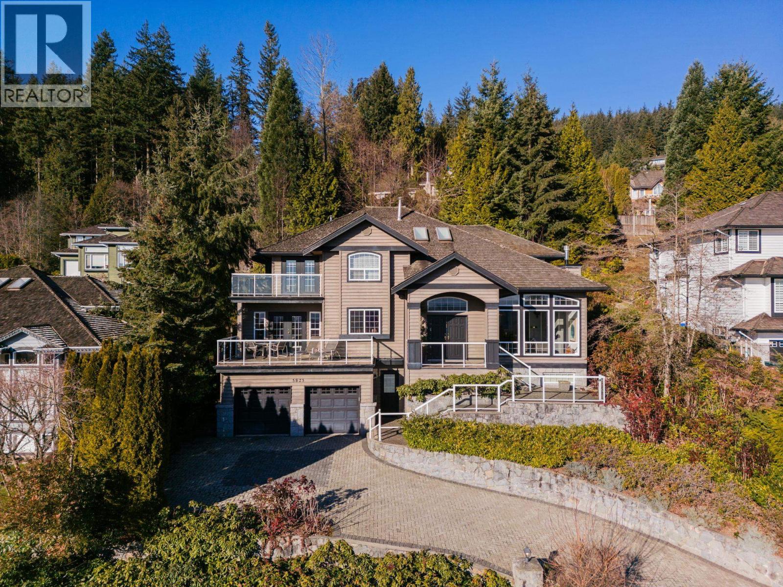 Photo 4 of 3823 Michener Way, North Vancouver BC