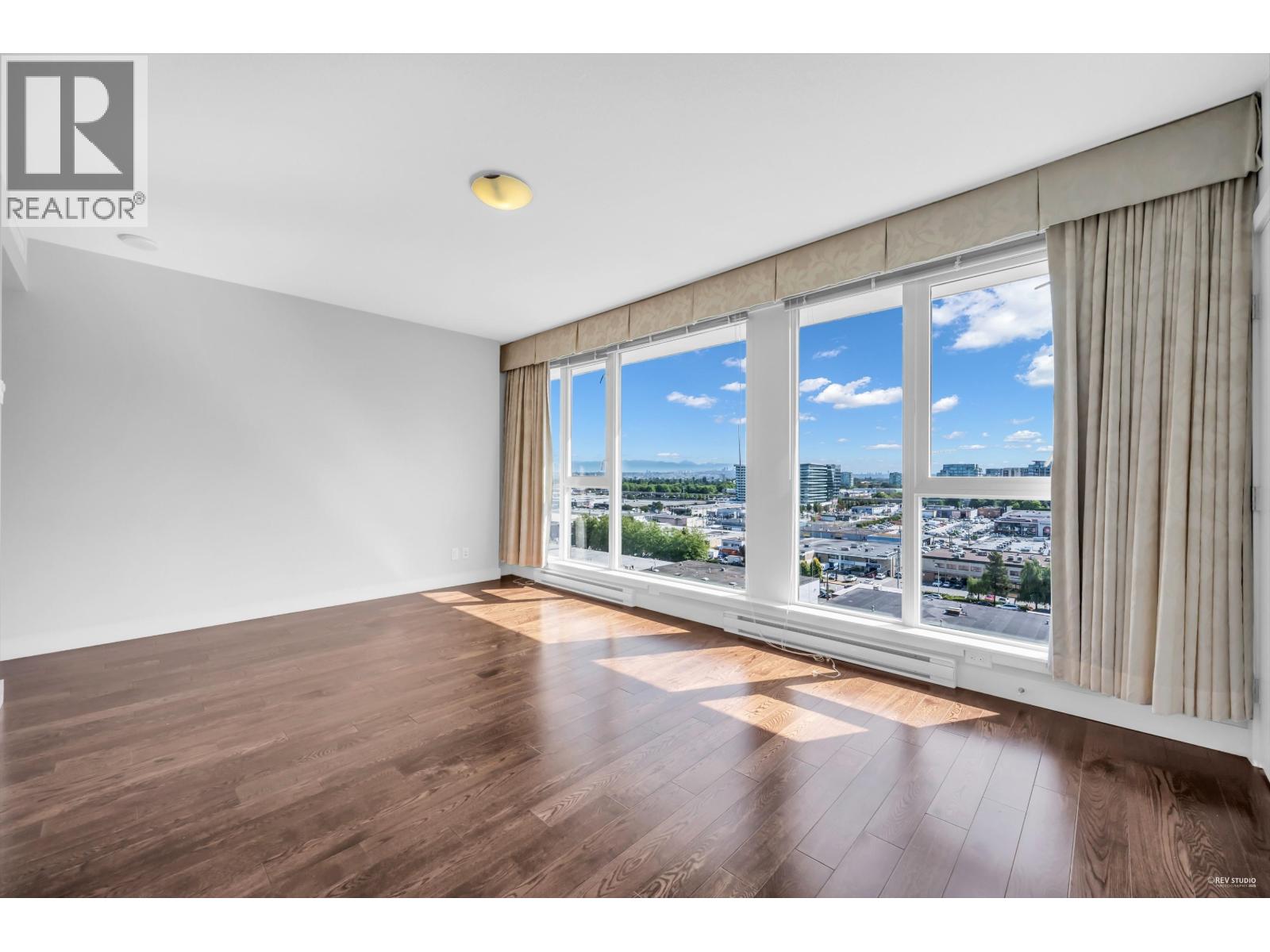 Photo 14 of 1505 7117 Elmbridge Way, Richmond BC