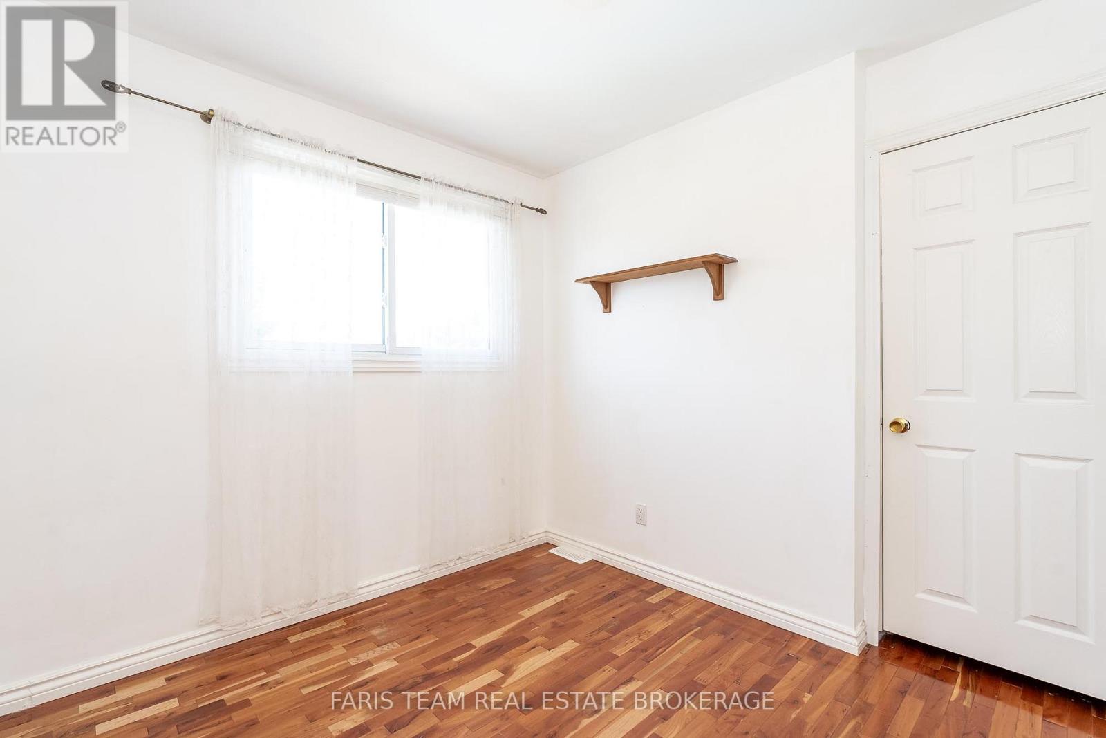 Photo 27 of 368 Leslie Avenue, Orillia ON