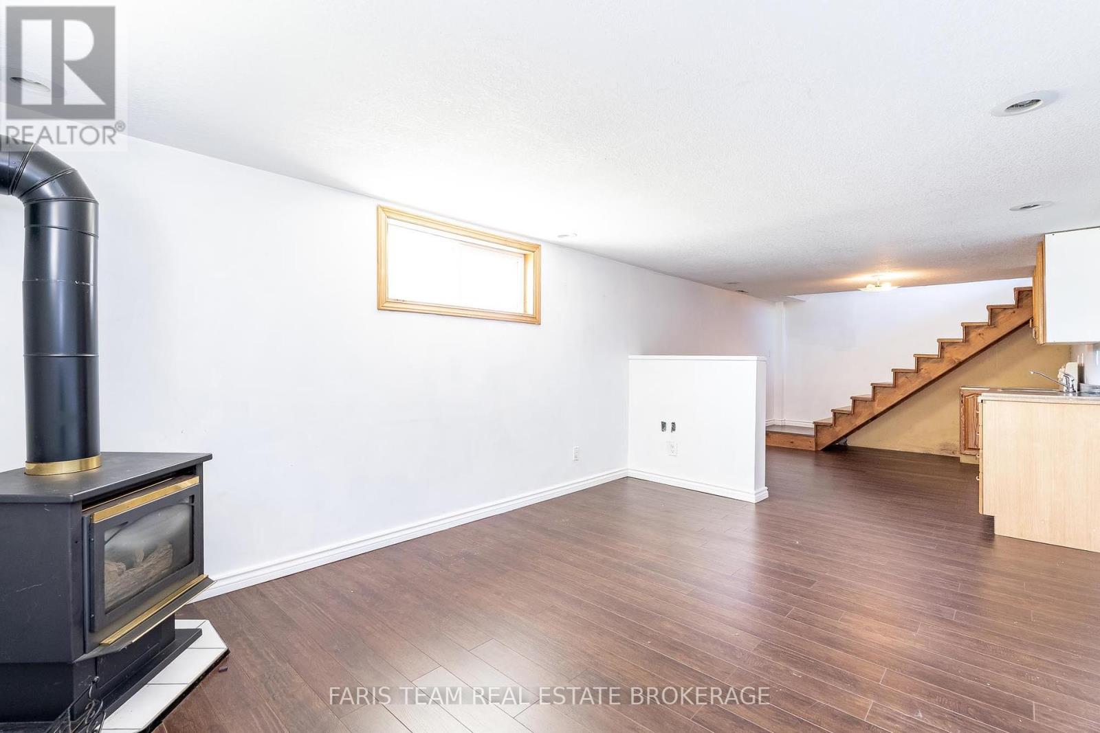 Photo 21 of 368 Leslie Avenue, Orillia ON