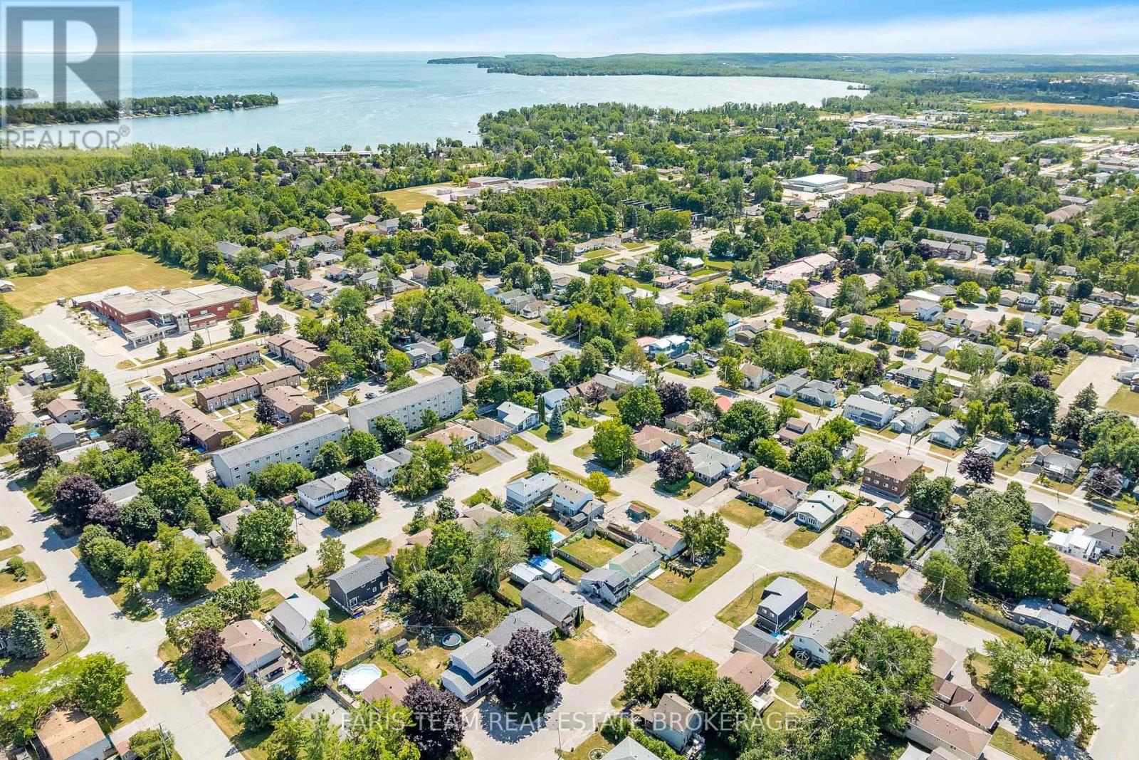 Photo 24 of 368 Leslie Avenue, Orillia ON