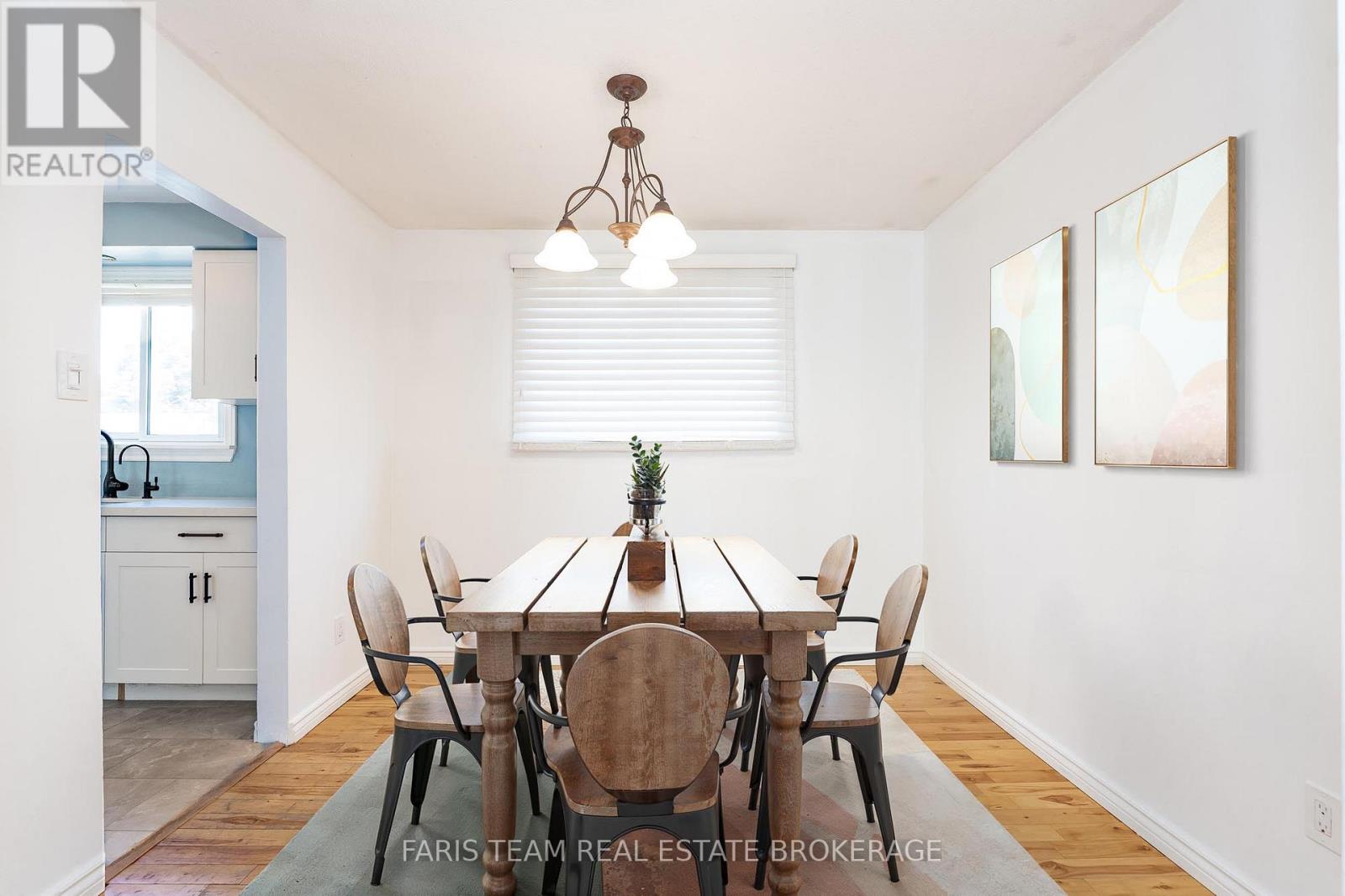 Photo 12 of 368 Leslie Avenue, Orillia ON
