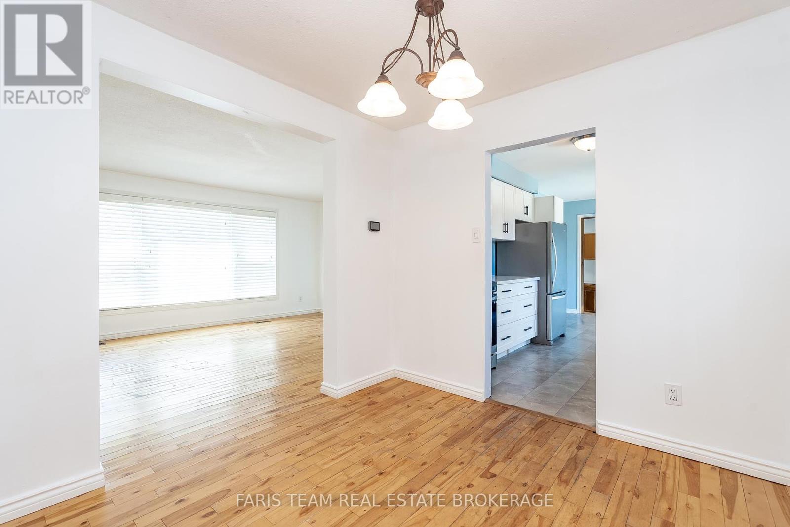 Photo 19 of 368 Leslie Avenue, Orillia ON