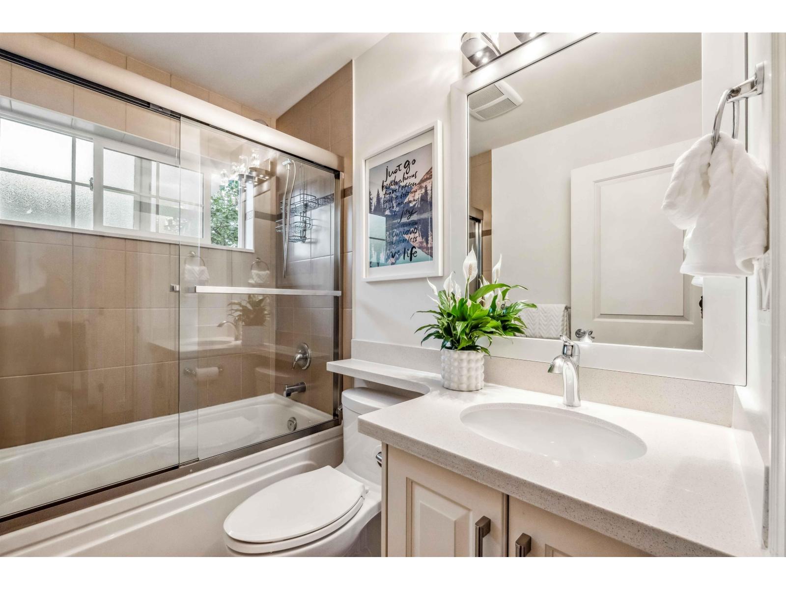 Photo 13 of 21 21267 83 A Avenue, Langley BC