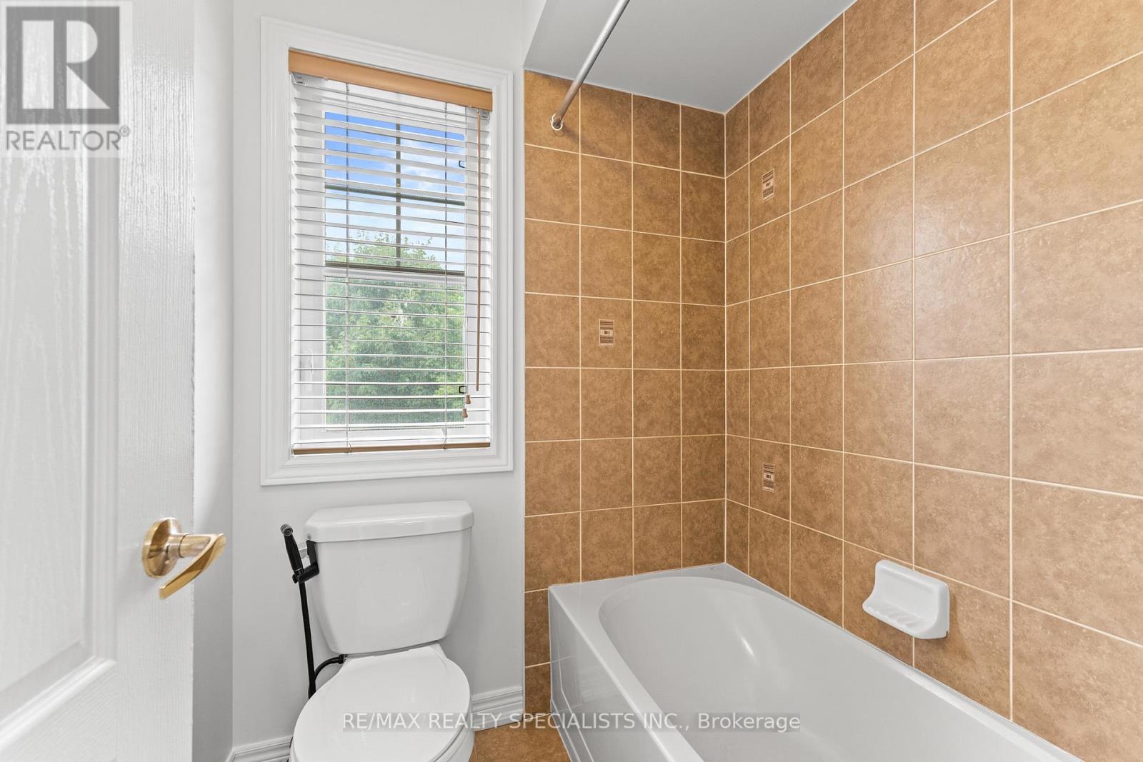 Photo 32 of 38 Stephanie Avenue, Brampton ON