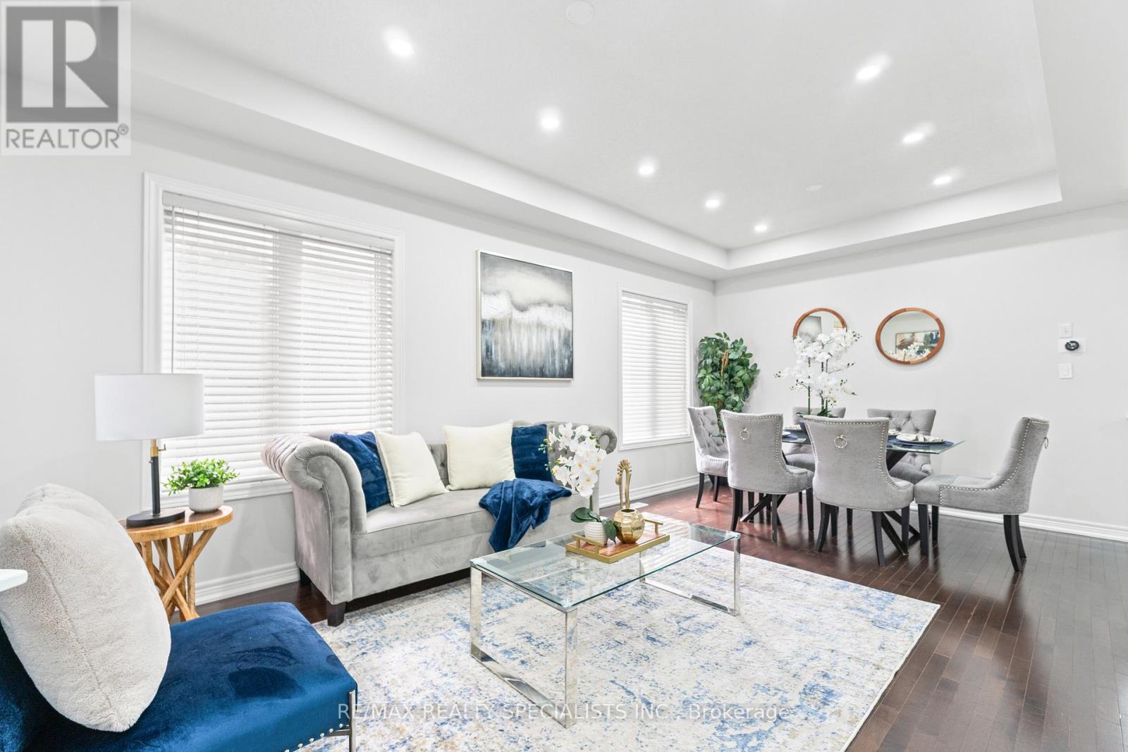 Photo 4 of 38 Stephanie Avenue, Brampton ON