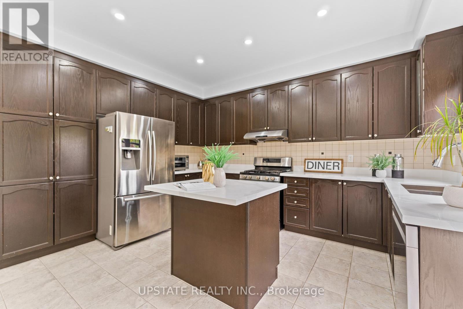 Photo 10 of 38 Stephanie Avenue, Brampton ON