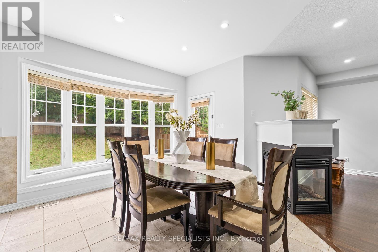 Photo 13 of 38 Stephanie Avenue, Brampton ON