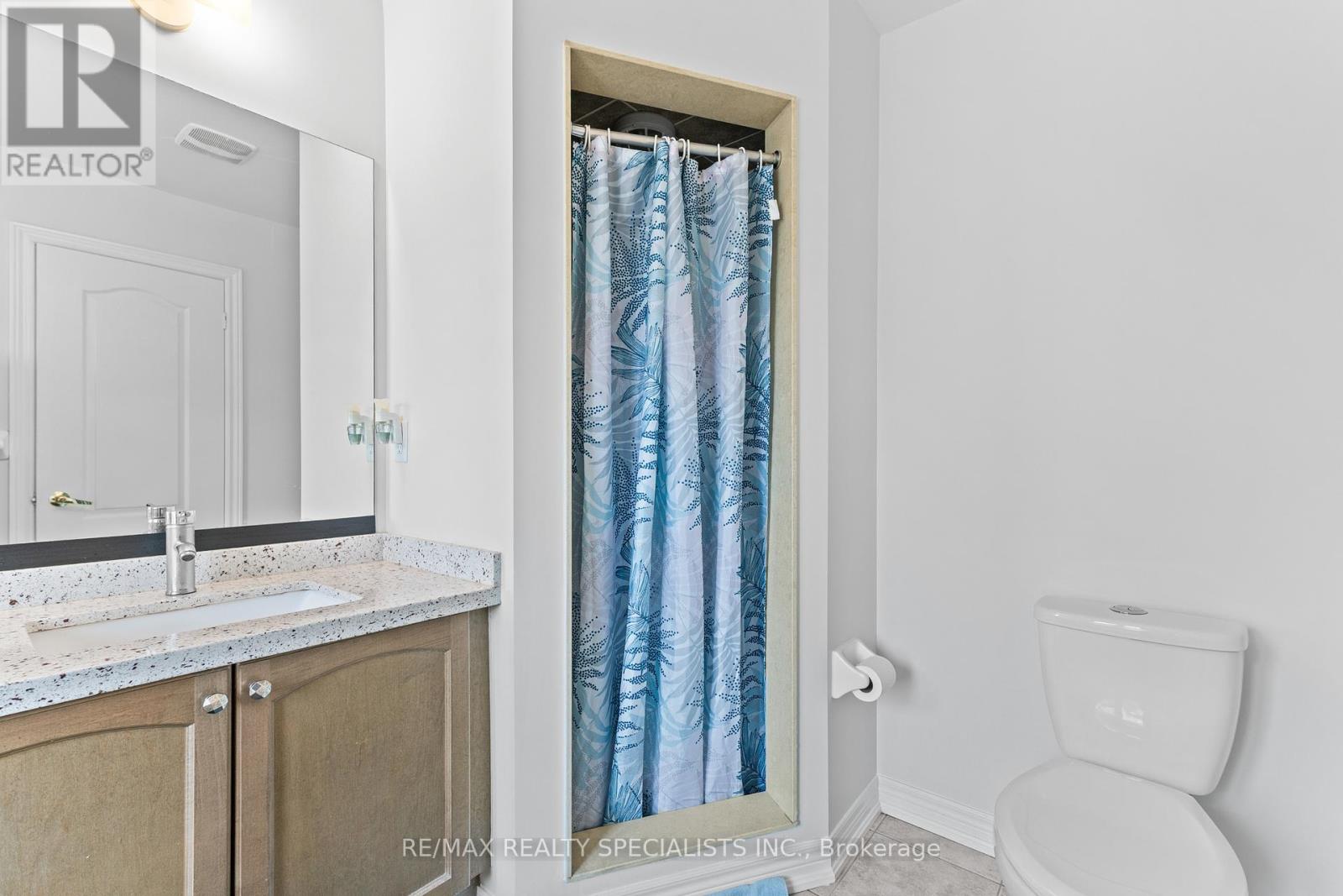Photo 24 of 38 Stephanie Avenue, Brampton ON