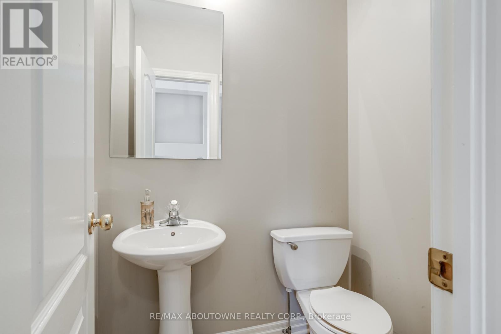 Photo 17 of 2245 Riverdale Place, Oakville ON