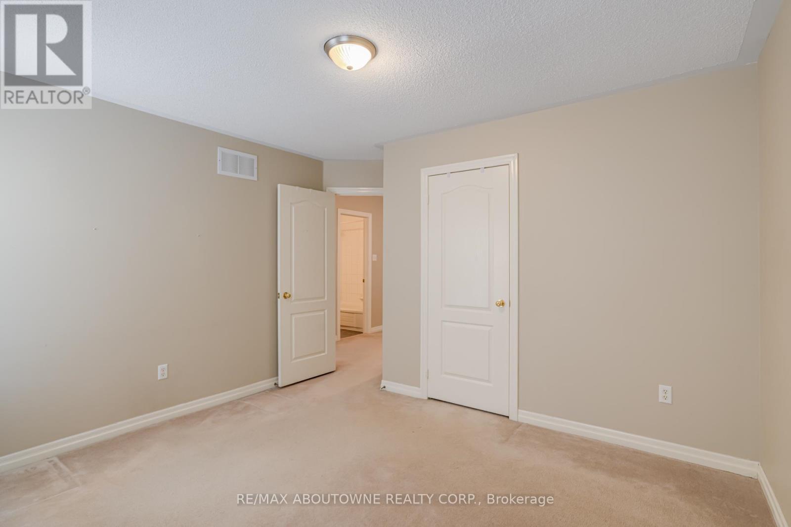 Photo 37 of 2245 Riverdale Place, Oakville ON