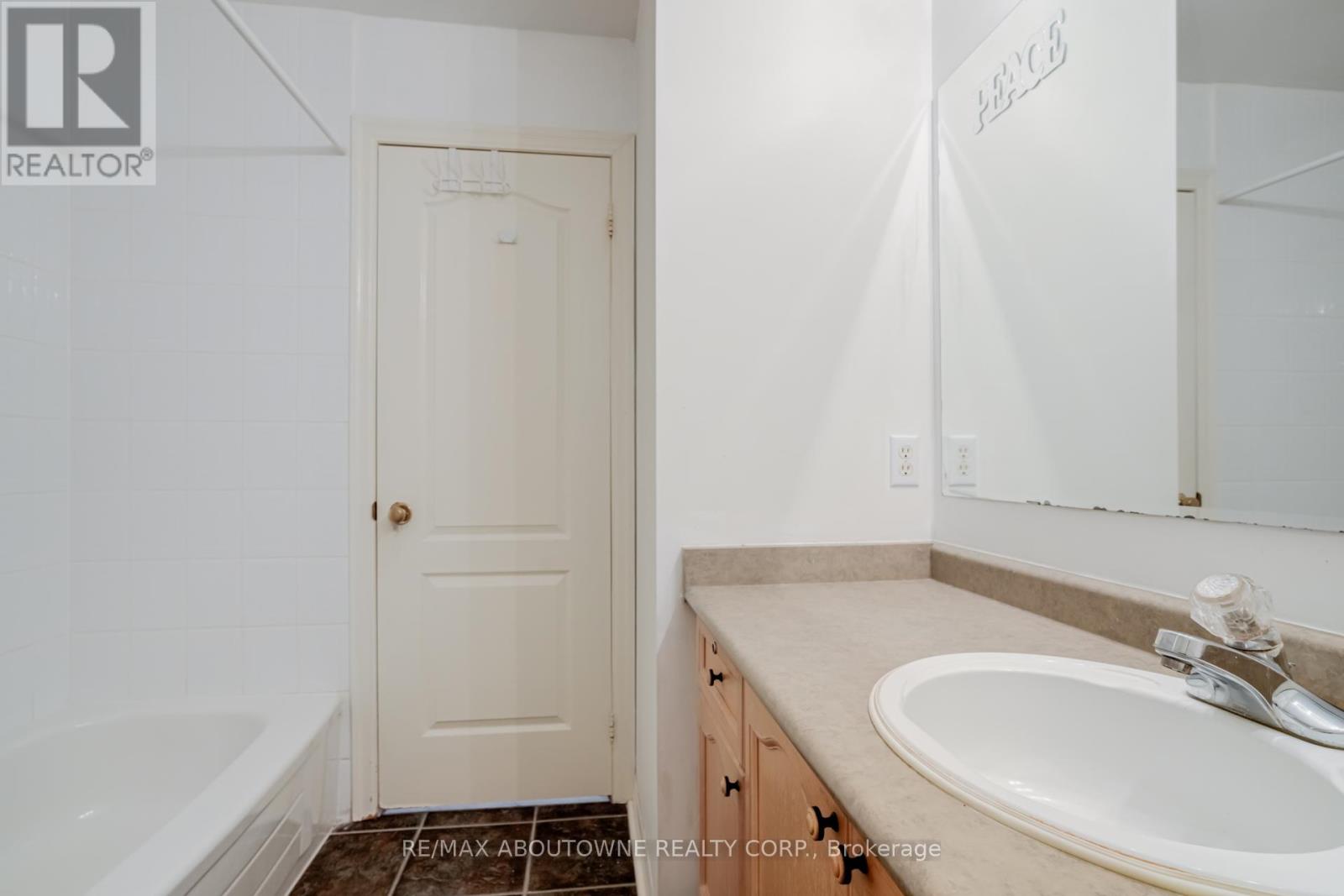 Photo 40 of 2245 Riverdale Place, Oakville ON
