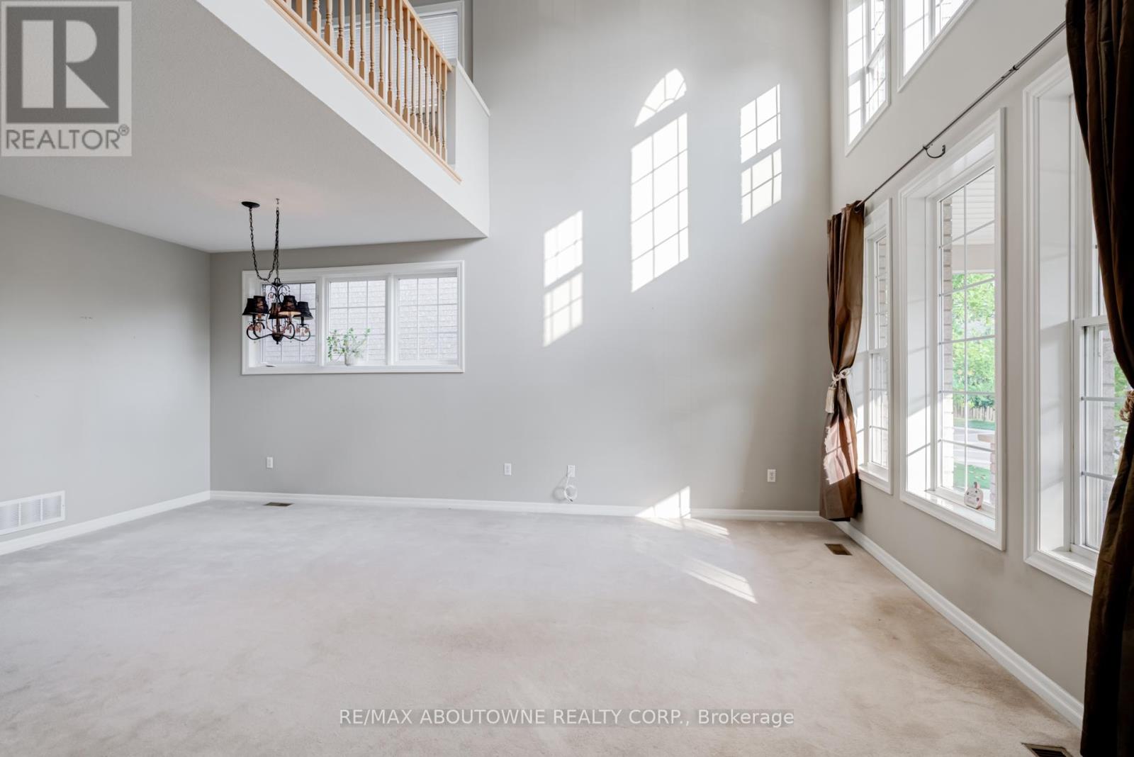 Photo 6 of 2245 Riverdale Place, Oakville ON