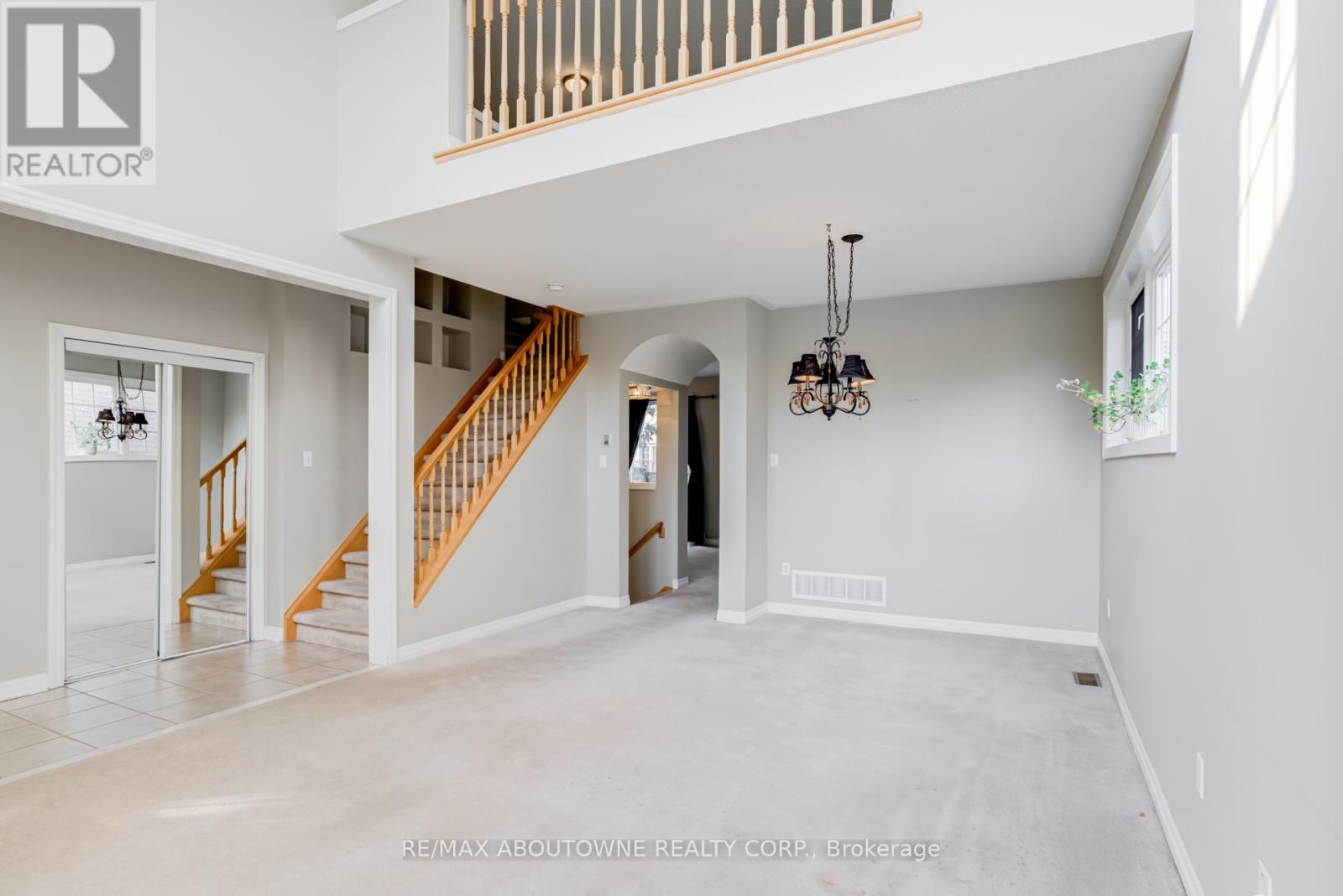 Photo 7 of 2245 Riverdale Place, Oakville ON