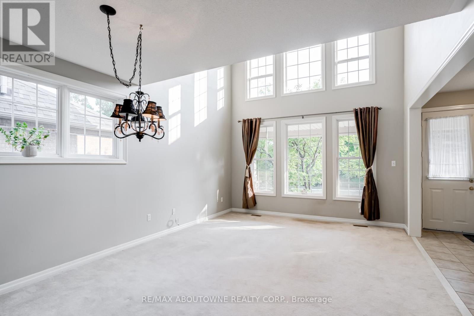 Photo 8 of 2245 Riverdale Place, Oakville ON