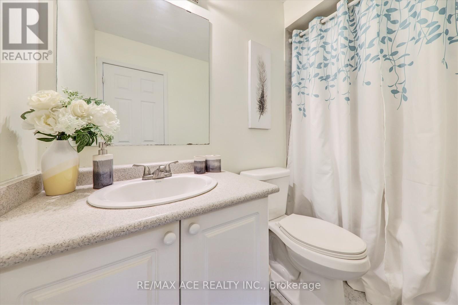 Photo 40 of 31 Cherryplum Way, Brampton ON