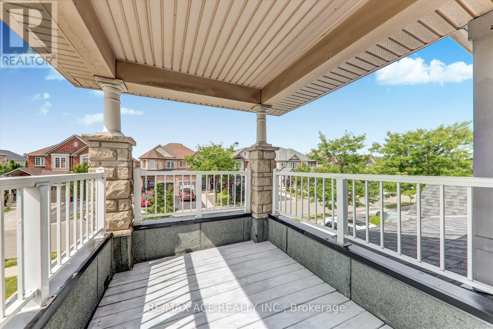 Photo 41 of 31 Cherryplum Way, Brampton ON