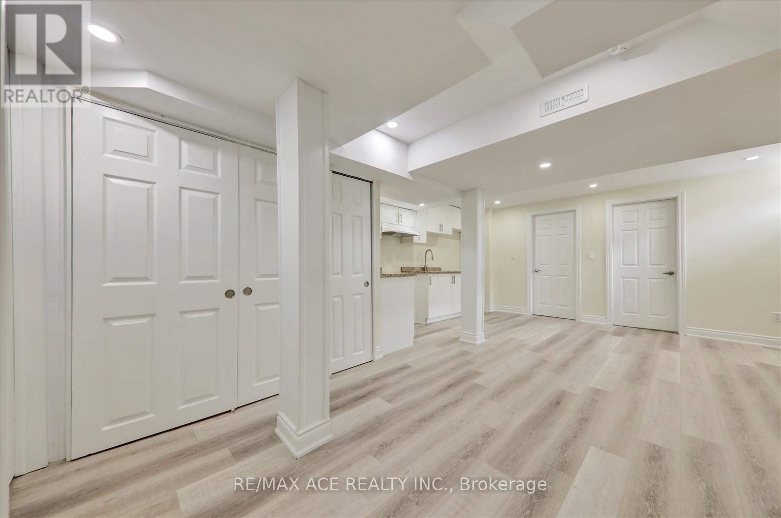 Photo 29 of 31 Cherryplum Way, Brampton ON