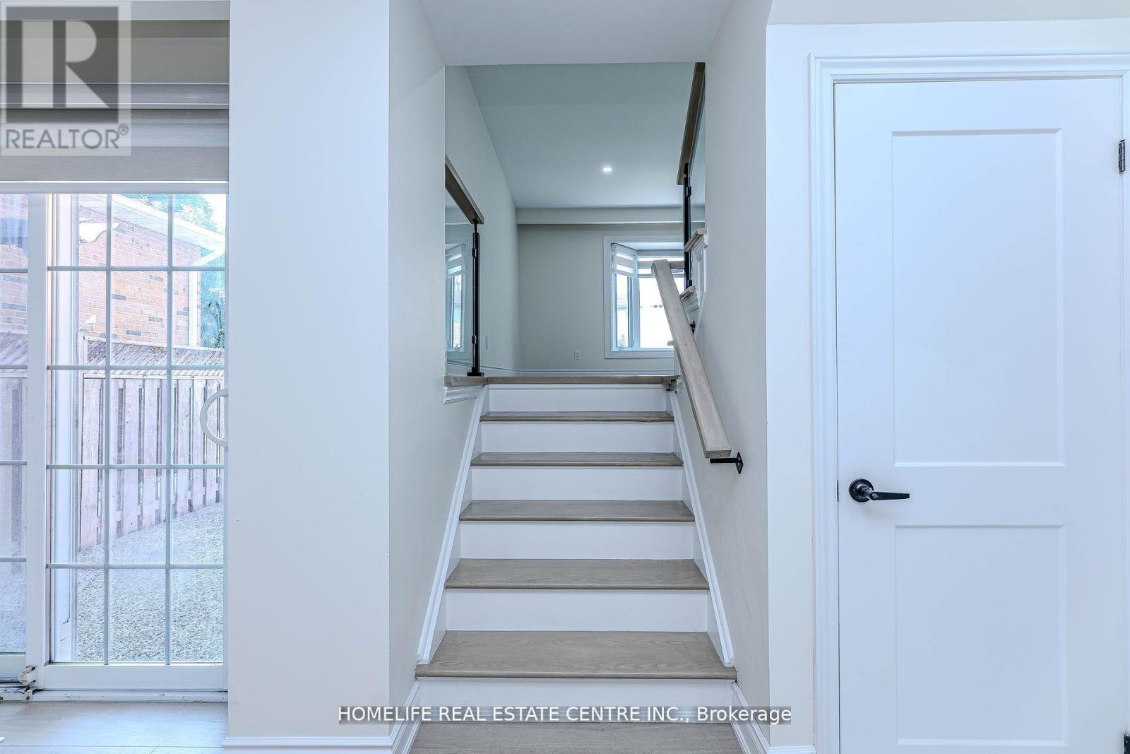 Photo 27 of 46 Lady Stewart Boulevard, Brampton ON