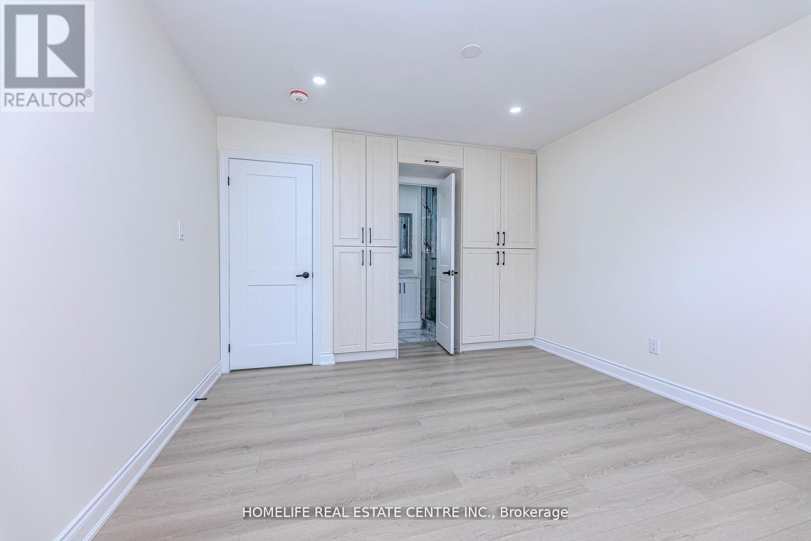 Photo 11 of 46 Lady Stewart Boulevard, Brampton ON