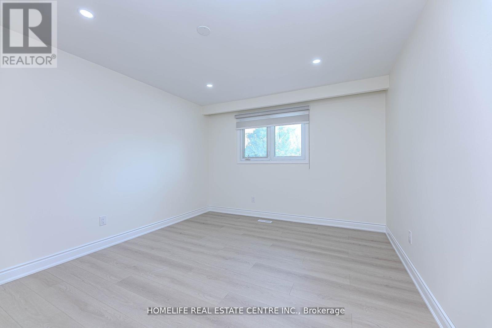 Photo 8 of 46 Lady Stewart Boulevard, Brampton ON