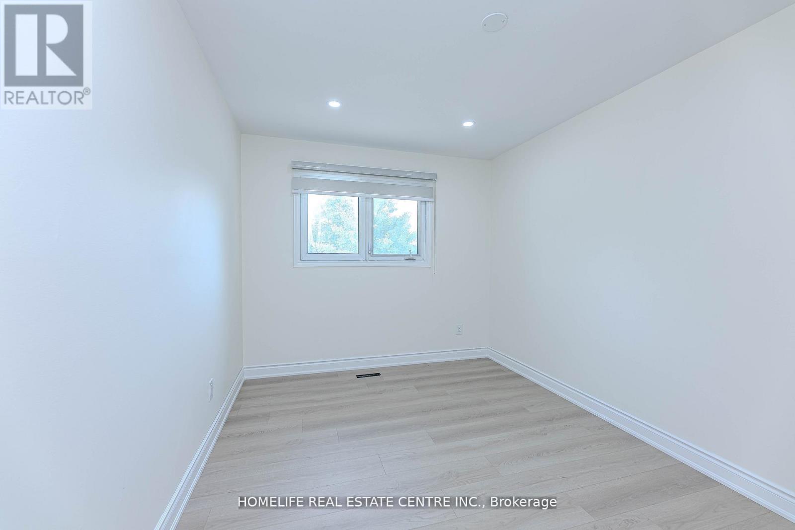 Photo 18 of 46 Lady Stewart Boulevard, Brampton ON