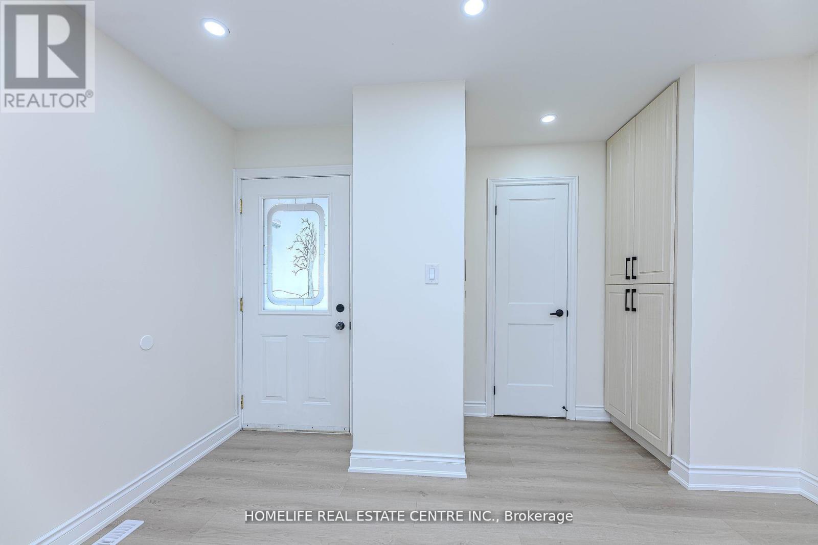 Photo 40 of 46 Lady Stewart Boulevard, Brampton ON