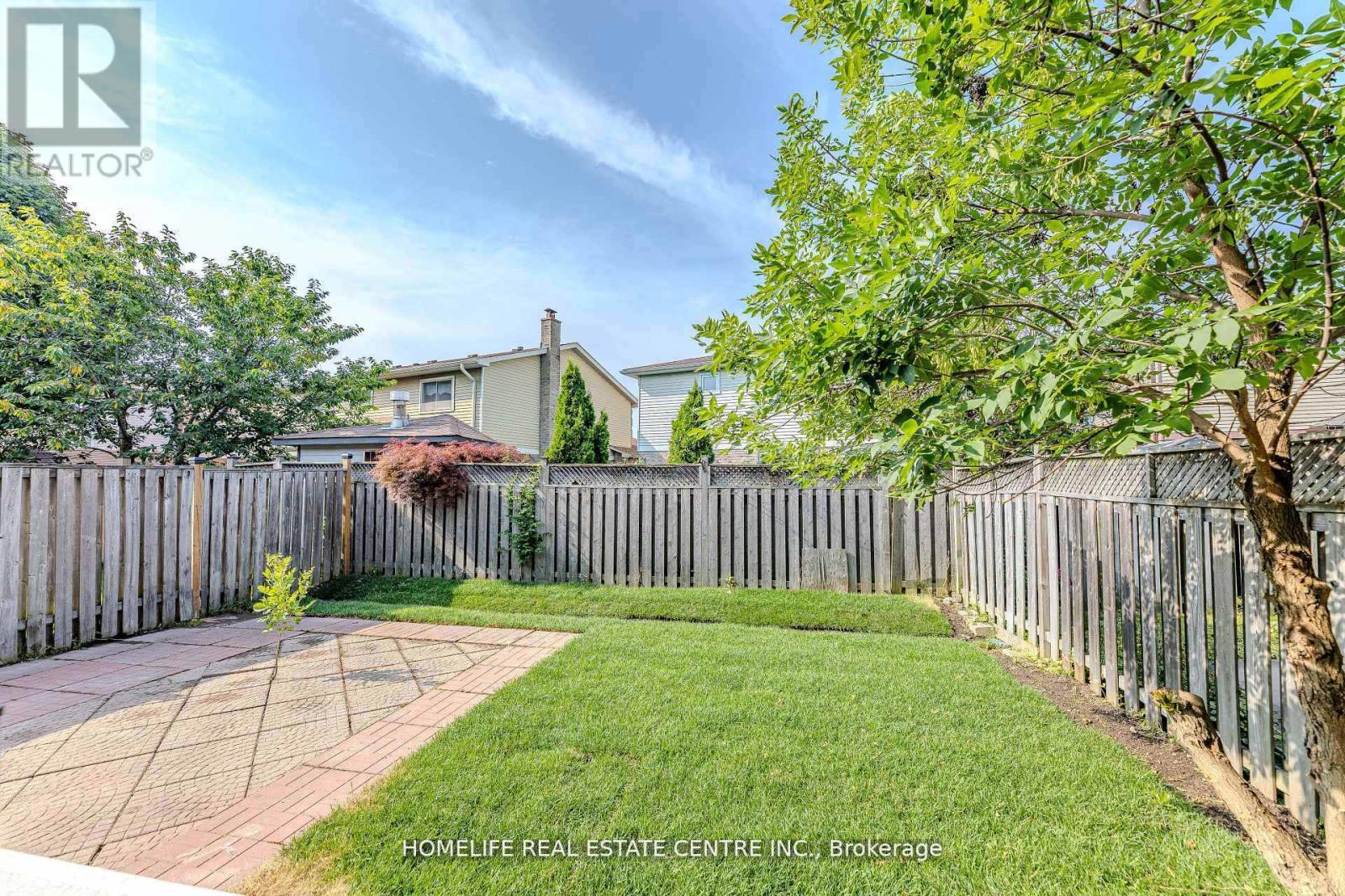 Photo 31 of 46 Lady Stewart Boulevard, Brampton ON