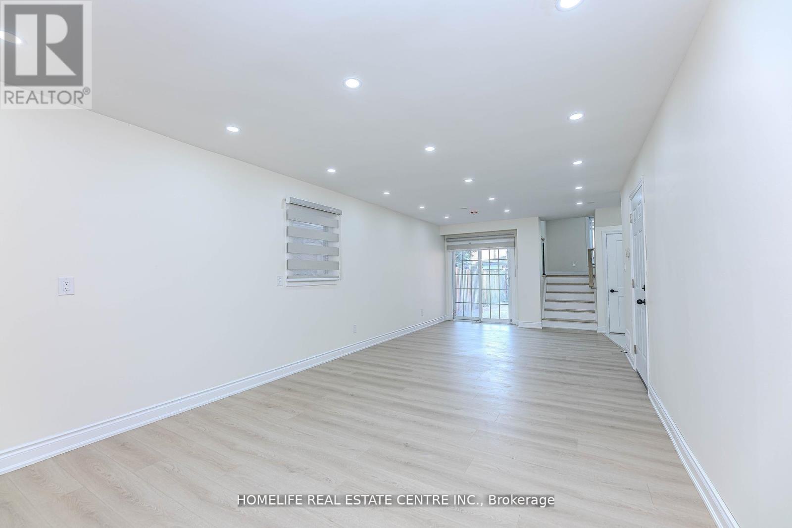Photo 15 of 46 Lady Stewart Boulevard, Brampton ON