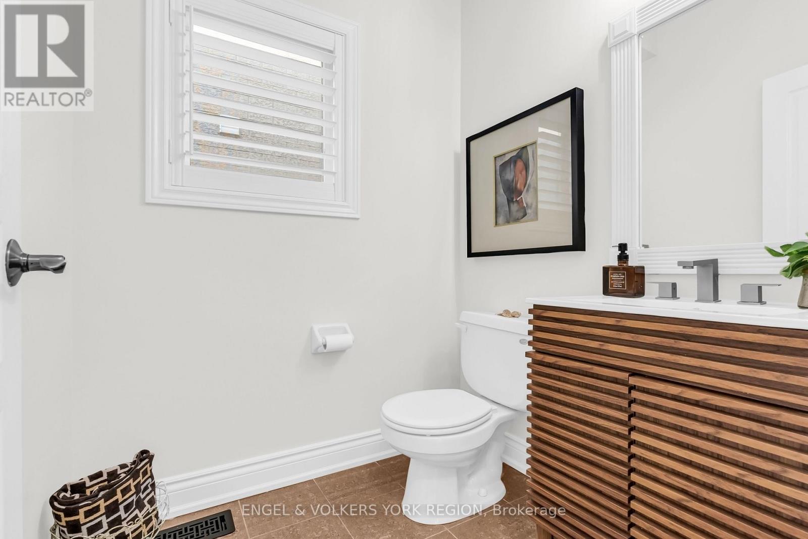 Photo 10 of 3236 Tacc Drive, Mississauga ON