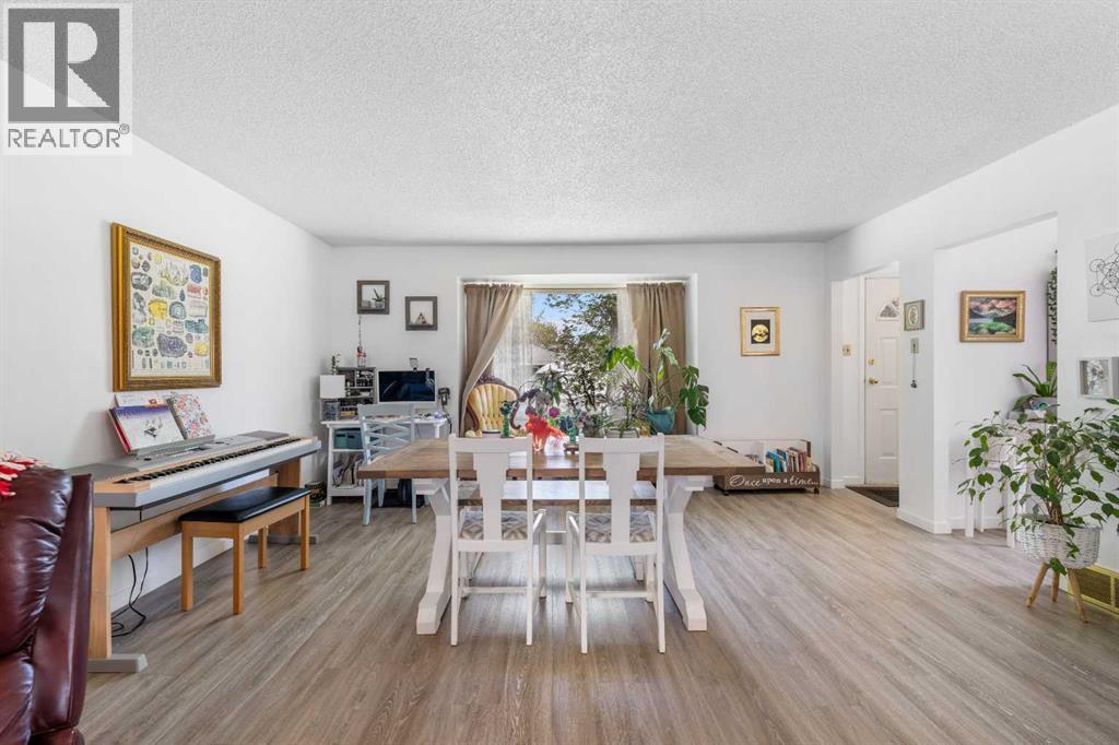 Single Family House for Sale in  Russet Road NE Renfrew Calgary 