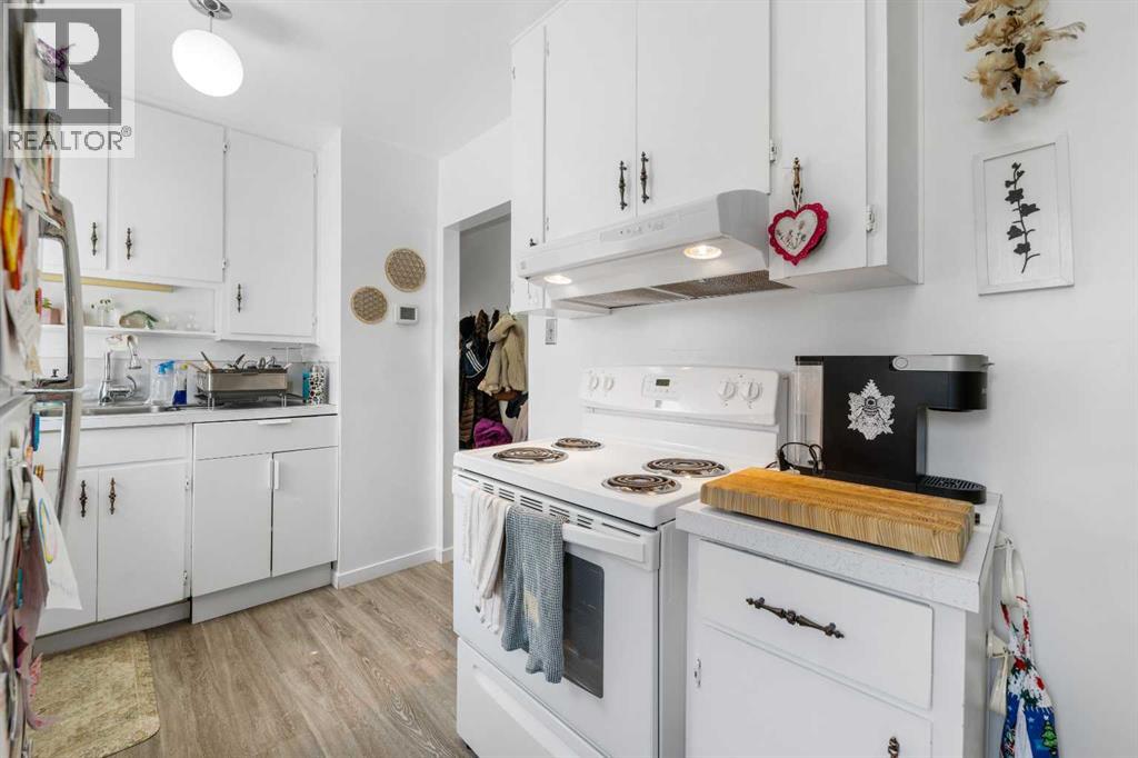 Single Family House for Sale in  Russet Road NE Renfrew Calgary 
