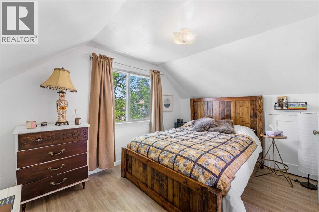 Single Family House for Sale in  Russet Road NE Renfrew Calgary 