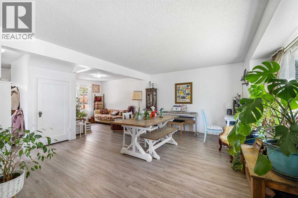 Single Family House for Sale in  Russet Road NE Renfrew Calgary 