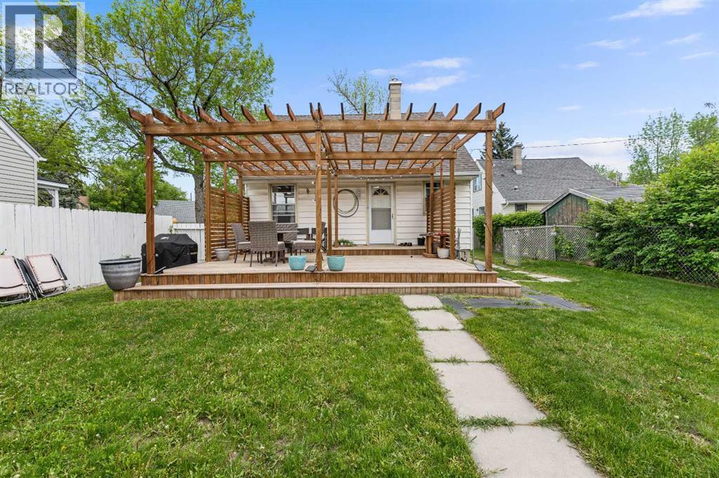 Single Family House for Sale in  Russet Road NE Renfrew Calgary 