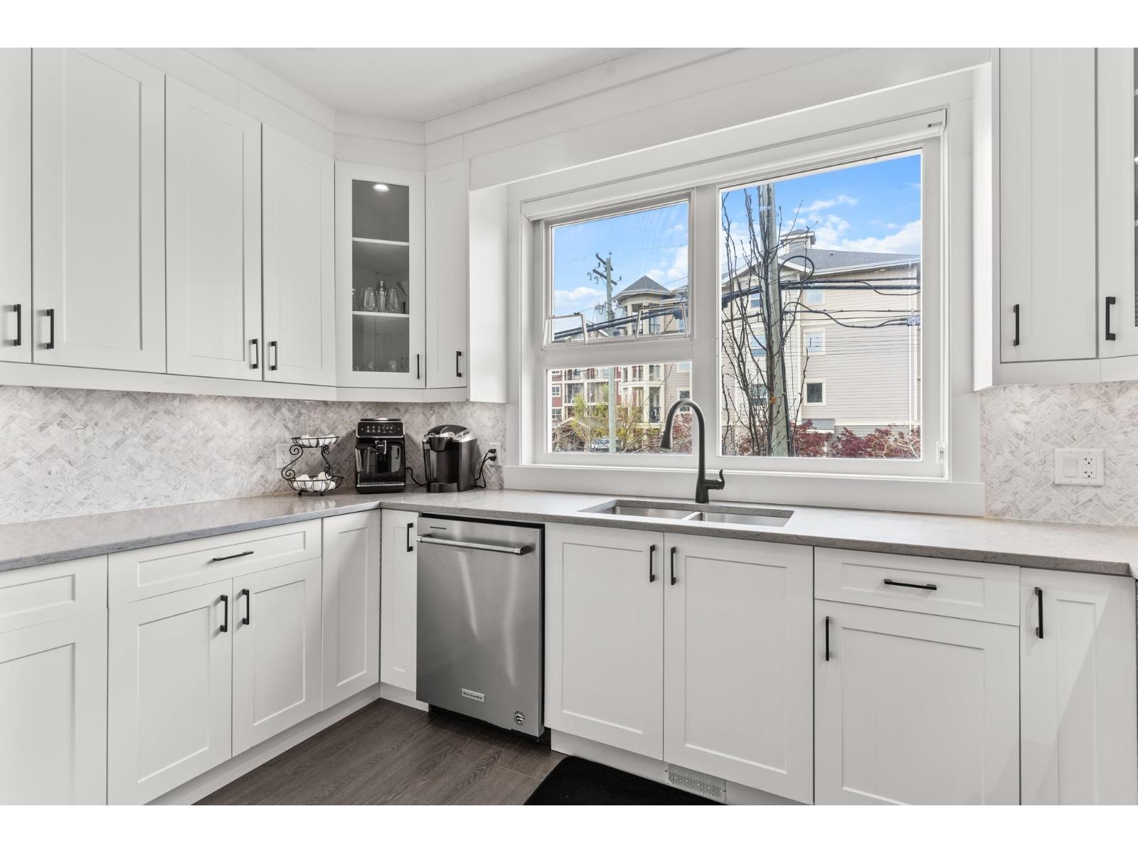 Photo 10 of 11 22334 48 Avenue, Langley BC