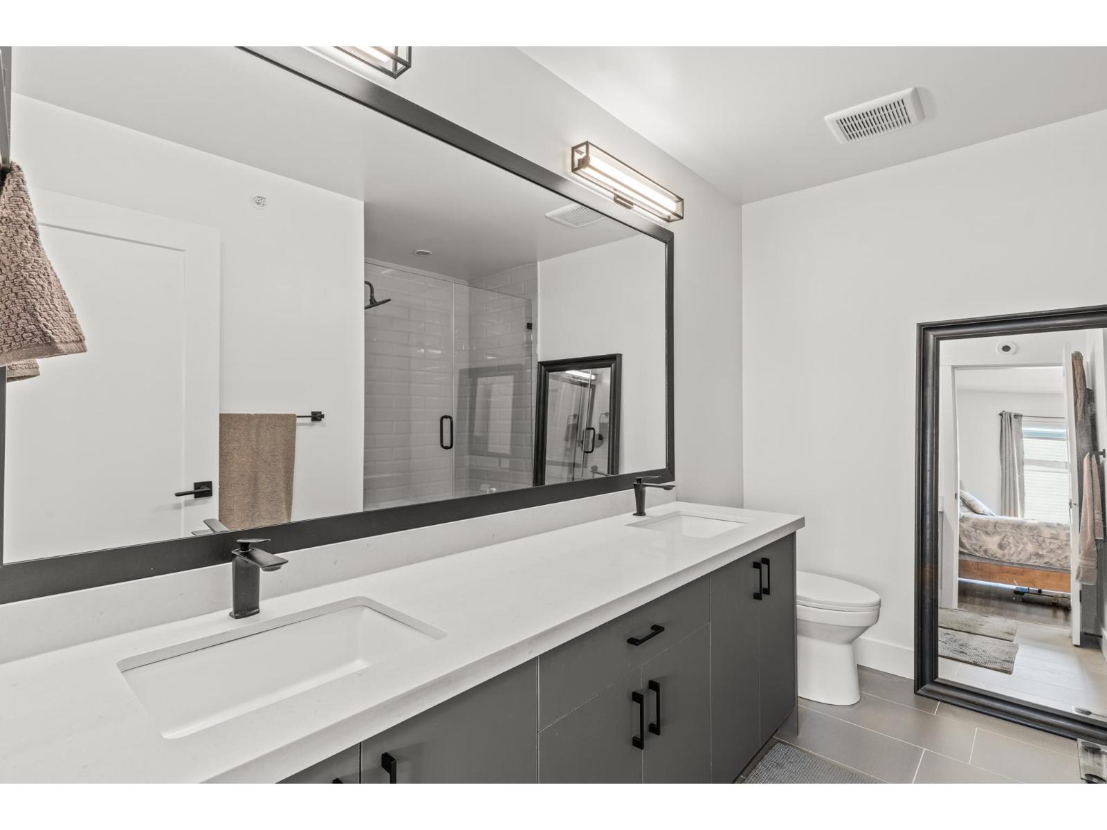 Photo 1 of 11 22334 48 Avenue, Langley BC