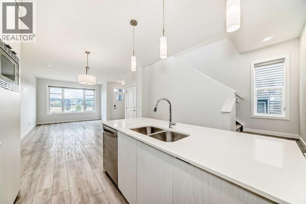 Single Family House for Sale in  Sheriff King Street SW Pine Creek Calgary 