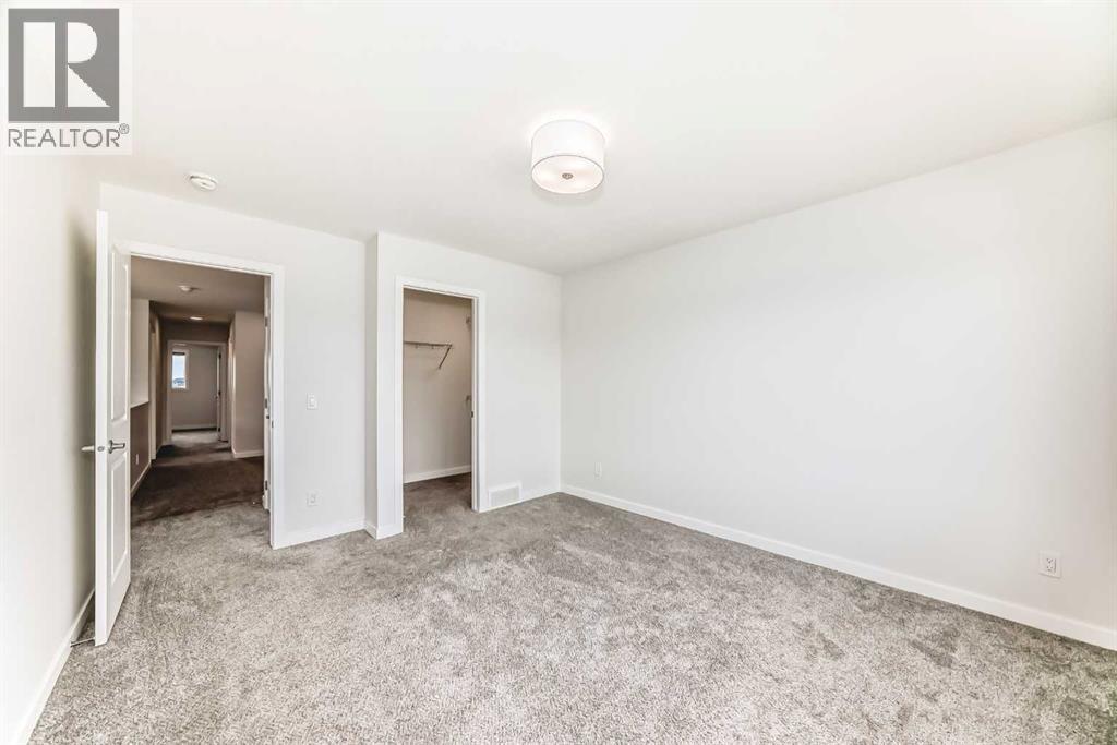 Single Family House for Sale in  Sheriff King Street SW Pine Creek Calgary 