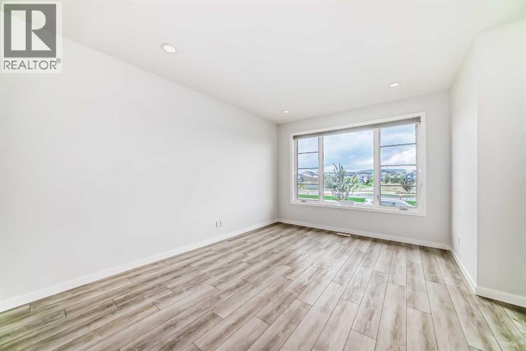 Single Family House for Sale in  Sheriff King Street SW Pine Creek Calgary 