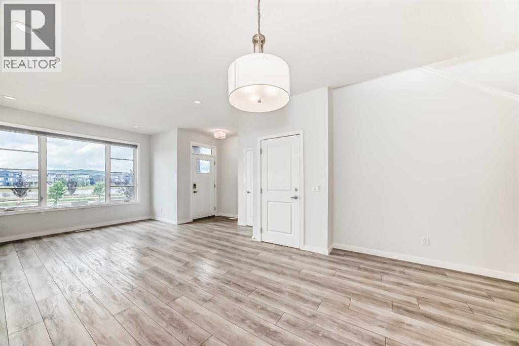 Single Family House for Sale in  Sheriff King Street SW Pine Creek Calgary 