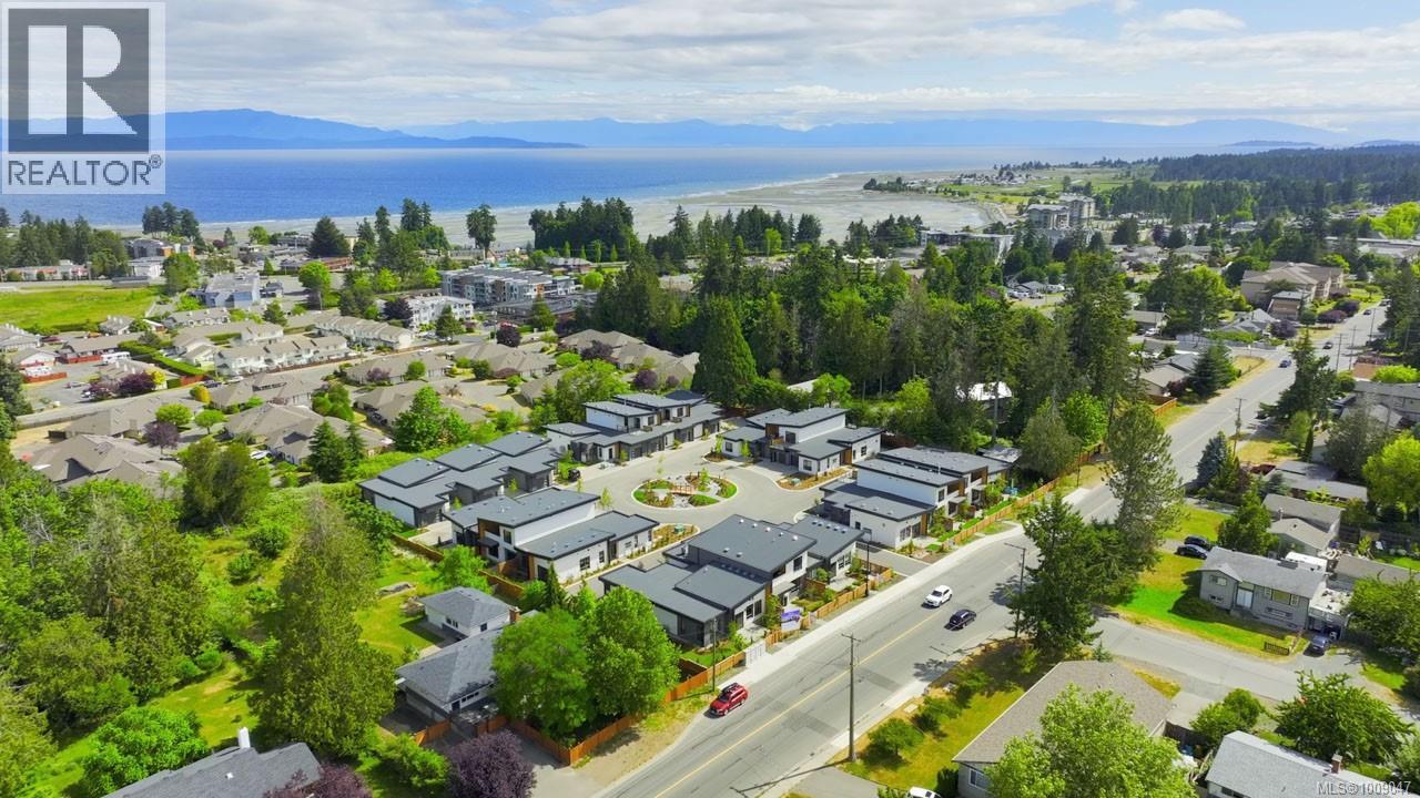 Photo 4 of 112 463 Hirst Ave, Parksville BC