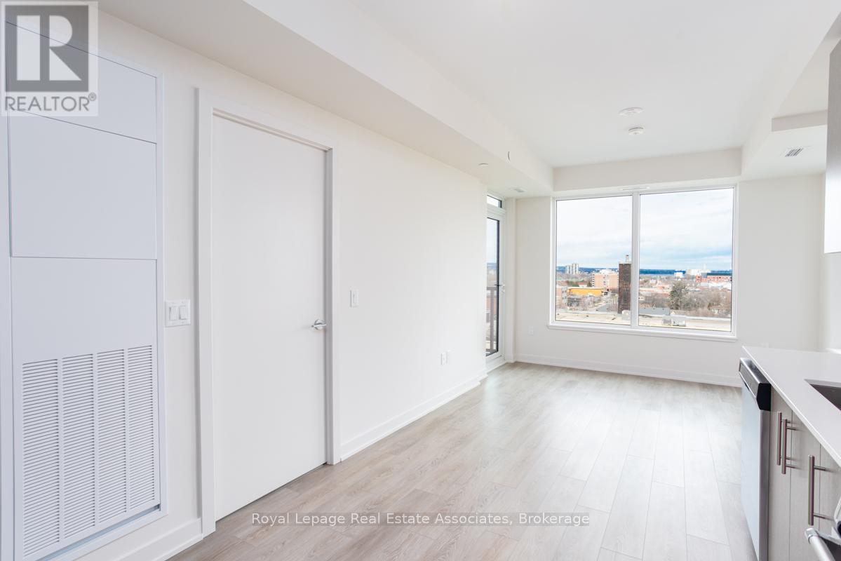 Photo 8 of 820 212 King William Street, Hamilton ON