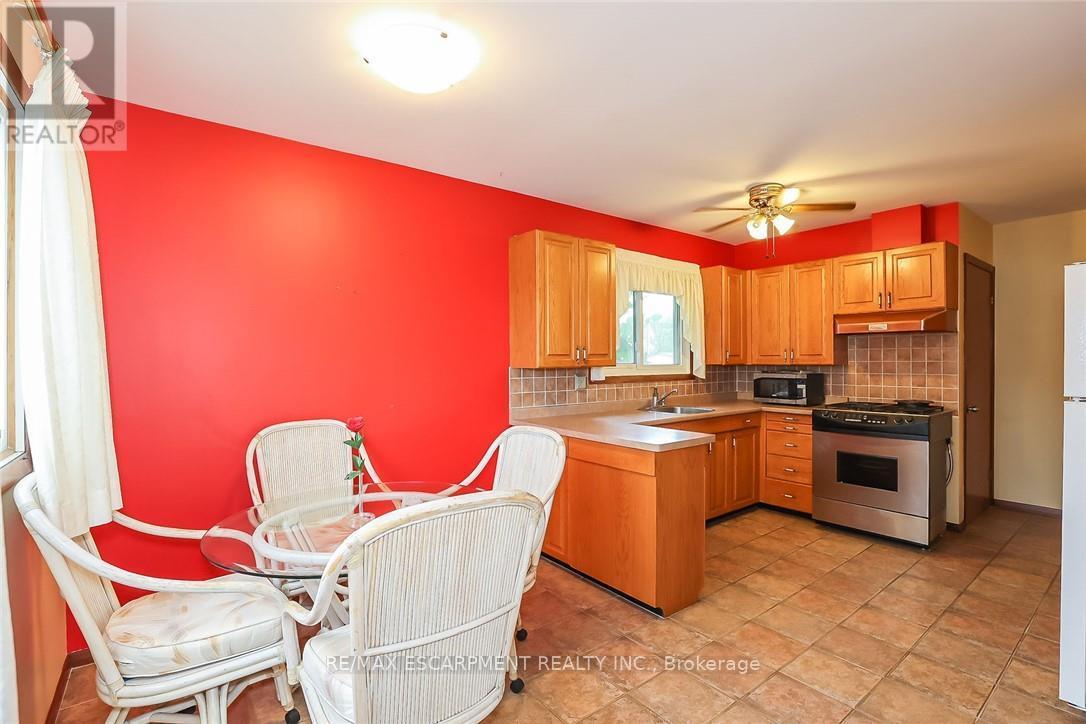 Photo 10 of 5750 Hodgson Avenue, Niagara Falls ON
