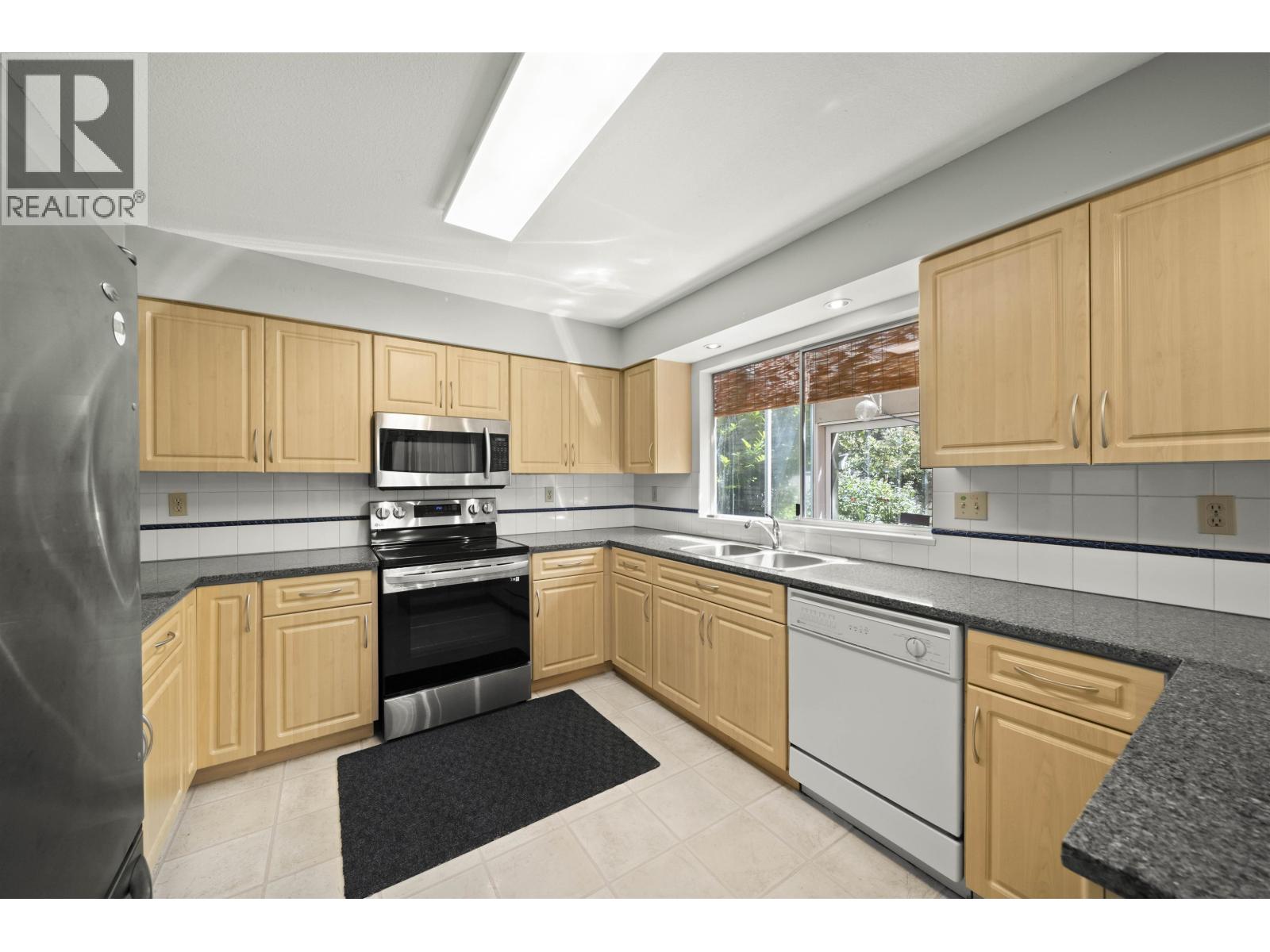 Photo 21 of 7100 Kimberley Drive, Richmond BC