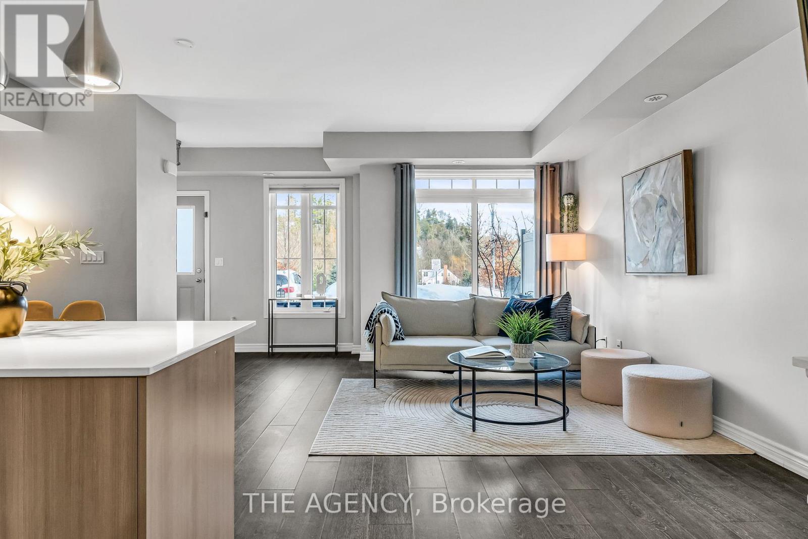 Photo 11 of 9 198 Pine Grove Road, Vaughan ON