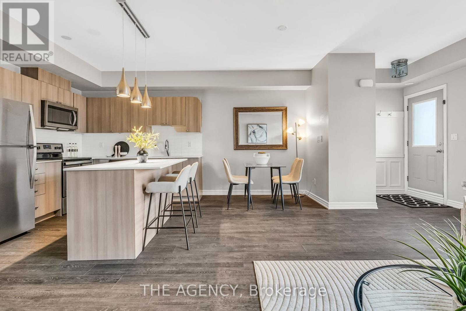 Photo 12 of 9 198 Pine Grove Road, Vaughan ON