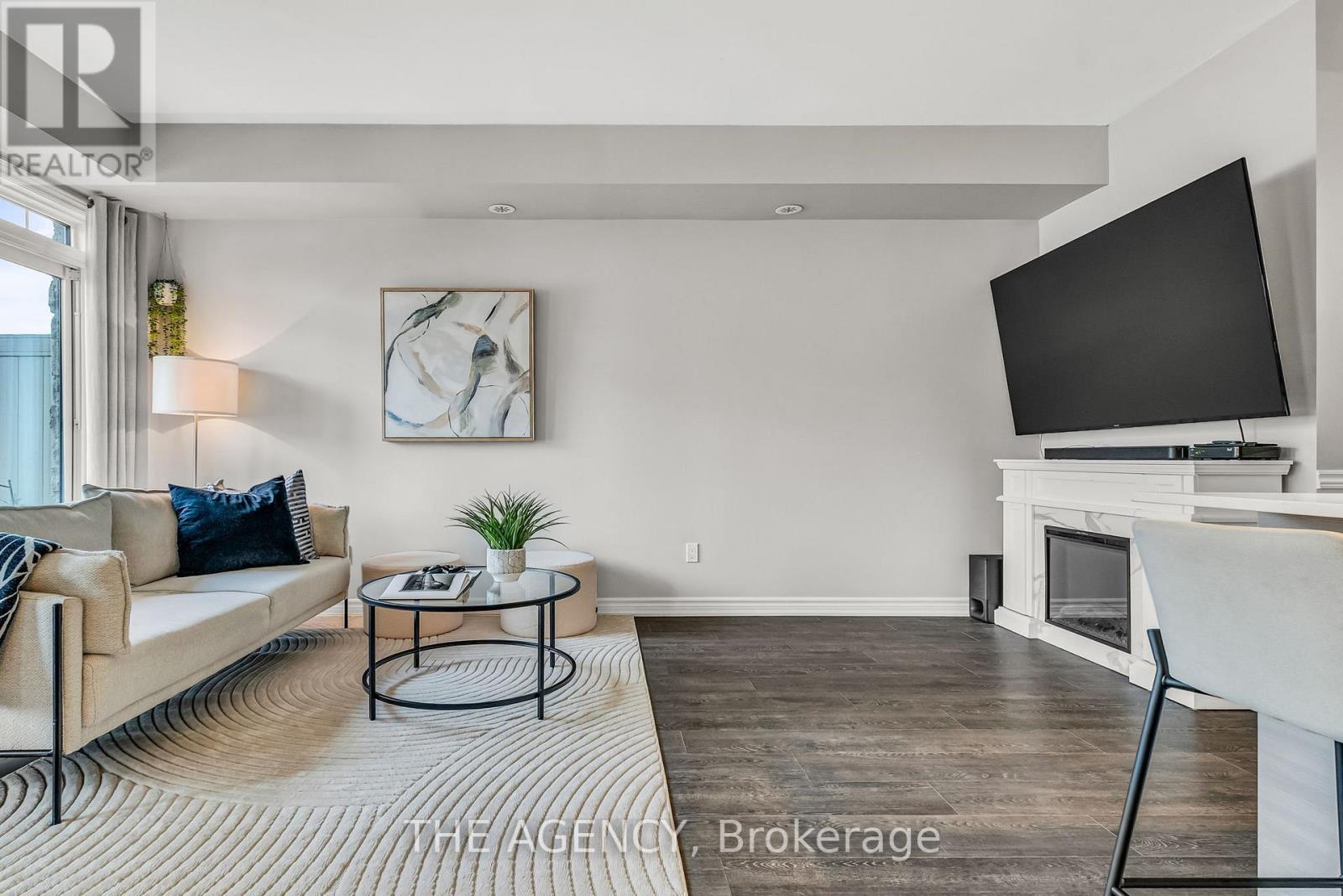 Photo 9 of 9 198 Pine Grove Road, Vaughan ON