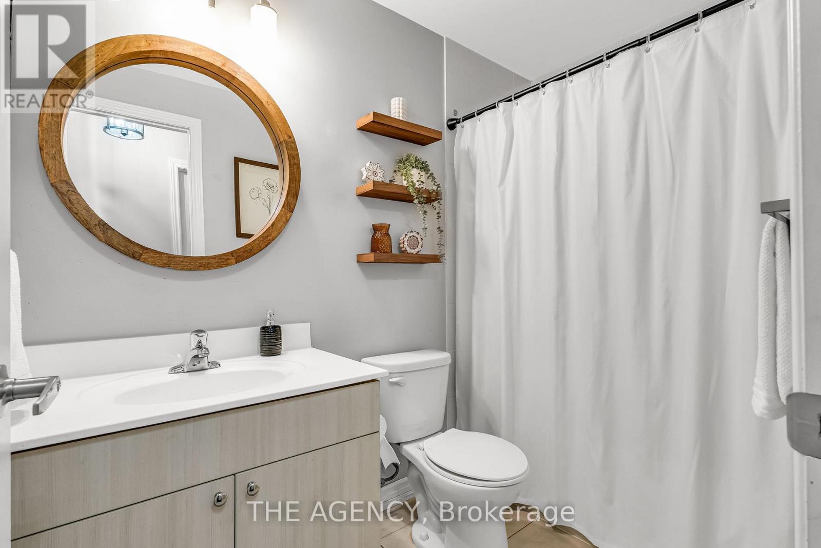 Photo 17 of 9 198 Pine Grove Road, Vaughan ON