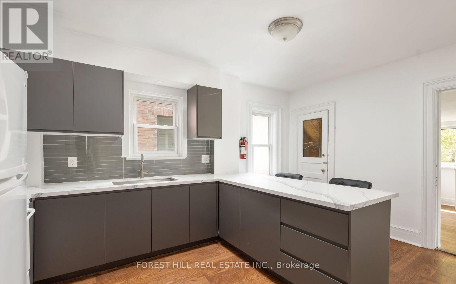 Photo 14 of 2nd Floor 303 Lonsdale Road, Toronto ON